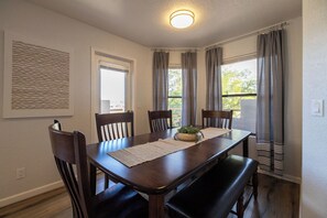 Dining - Family Poolside Fun, Golf & Games! (Scottsdale)