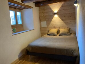 5 bedrooms, iron/ironing board, WiFi, bed sheets - 10212 Mountain chalet with sauna, Jacuzzi, hammam and frigidarium. (Cervières)
