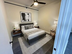 3 bedrooms, internet, bed sheets - Inn Between Condos | 3-Bedroom w/ Balcony (Indian River)