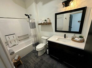 Towels - Inn Between Condos | 2-Bedroom w/ Large Balcony! (Indian River)