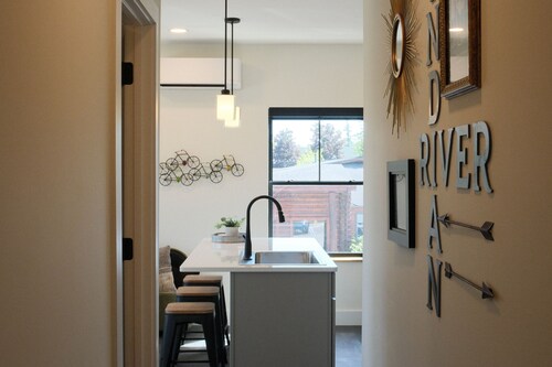 Condominium-Salle de bain privée-202