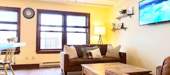 Astor Street Retreat 3BR Condo