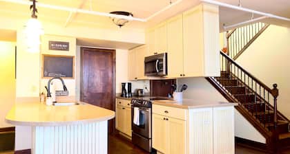 Astor Street 3BR Condo