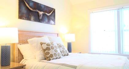 Astor Street 3BR Condo