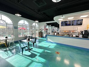 Dining - Bourbon Sunsets - WALK to Pier Park, BEACH Access (Panama City Beach)
