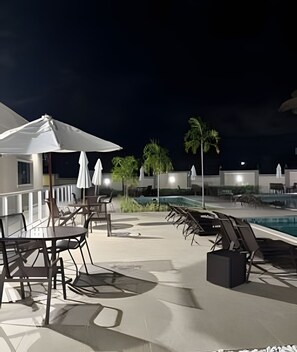 Apartment | Outdoor dining