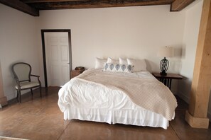 Unclassified image, 5 of 13, button - Blue Ridge Mountain Views, King Suite (Lexington)