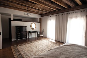 1 室のベッドルーム、WiFi、ベッドシーツ