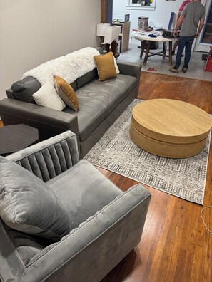 Nicht klassifiziertes Bild, 2 von 6, Schaltfläche