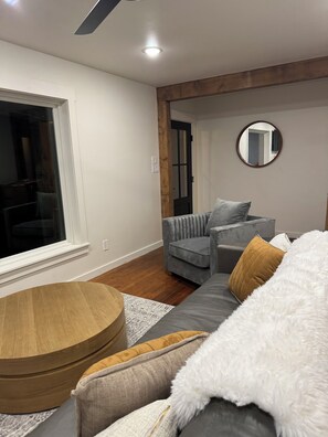 Nicht klassifiziertes Bild, 4 von 6, Schaltfläche