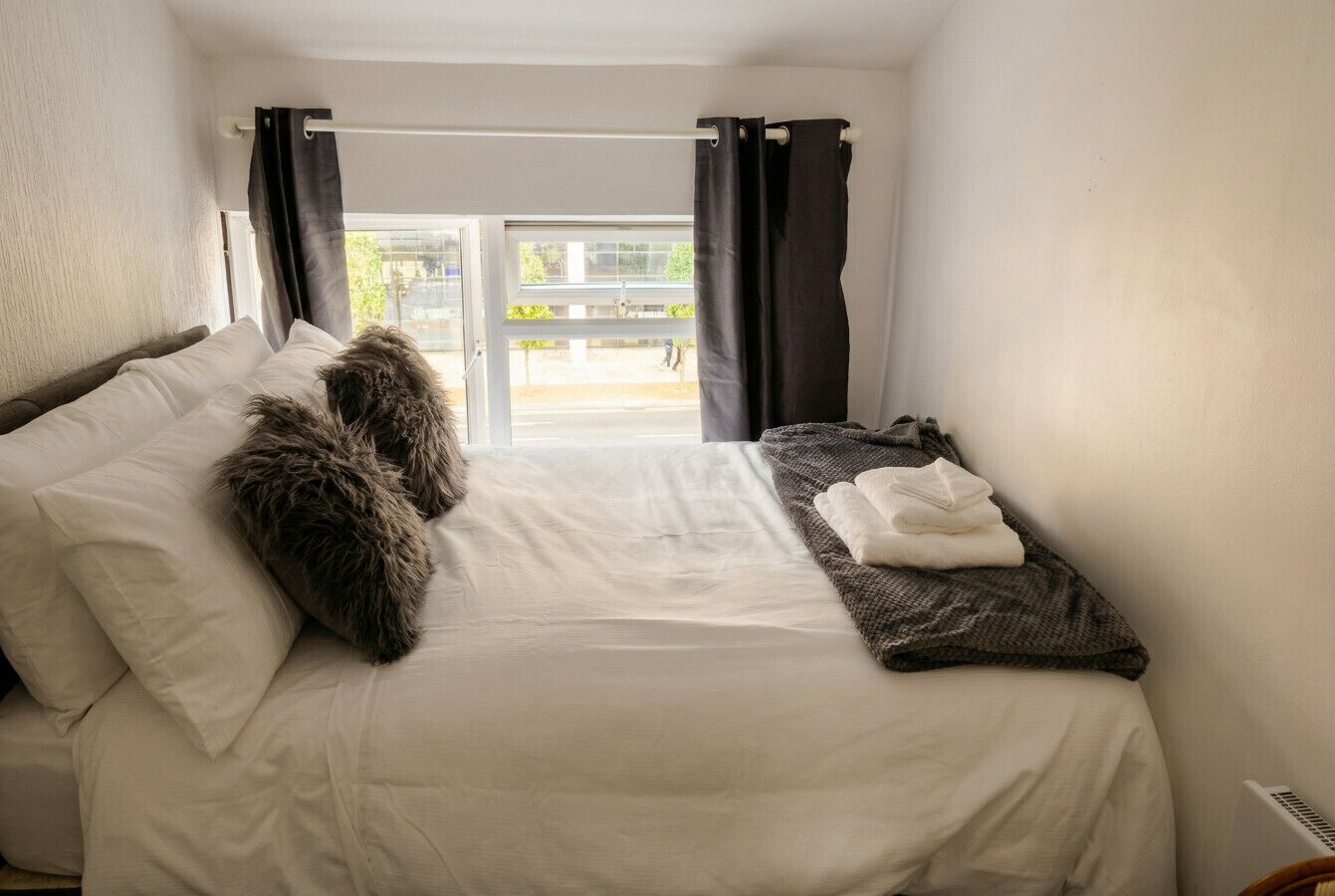 2 chambres, bureau, Wi-Fi, literie fournie