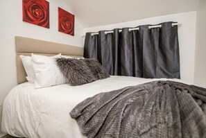 2 slaapkamers, een bureau, wifi, beddengoed