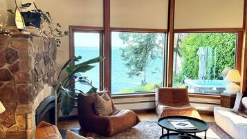 Smart TV, fireplace, table tennis, books