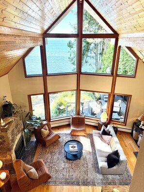 Unclassified image, 5 of 108, button - Beachfront Luxury Retreat: Hot Tub, 3 King Beds + Ensuites, Stunning Sea Views (Kingston)