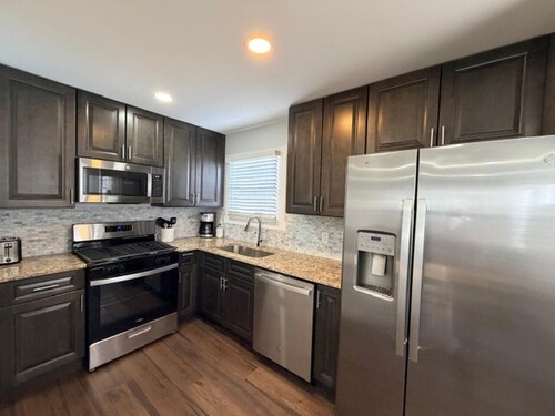 Chicago Suburb Home Near BP Refinery and Hospitals