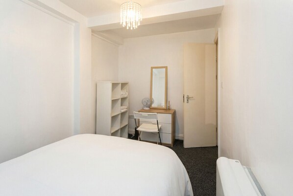 2 chambres, bureau, Wi-Fi, draps fournis