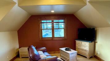 Smart TV, books, stereo