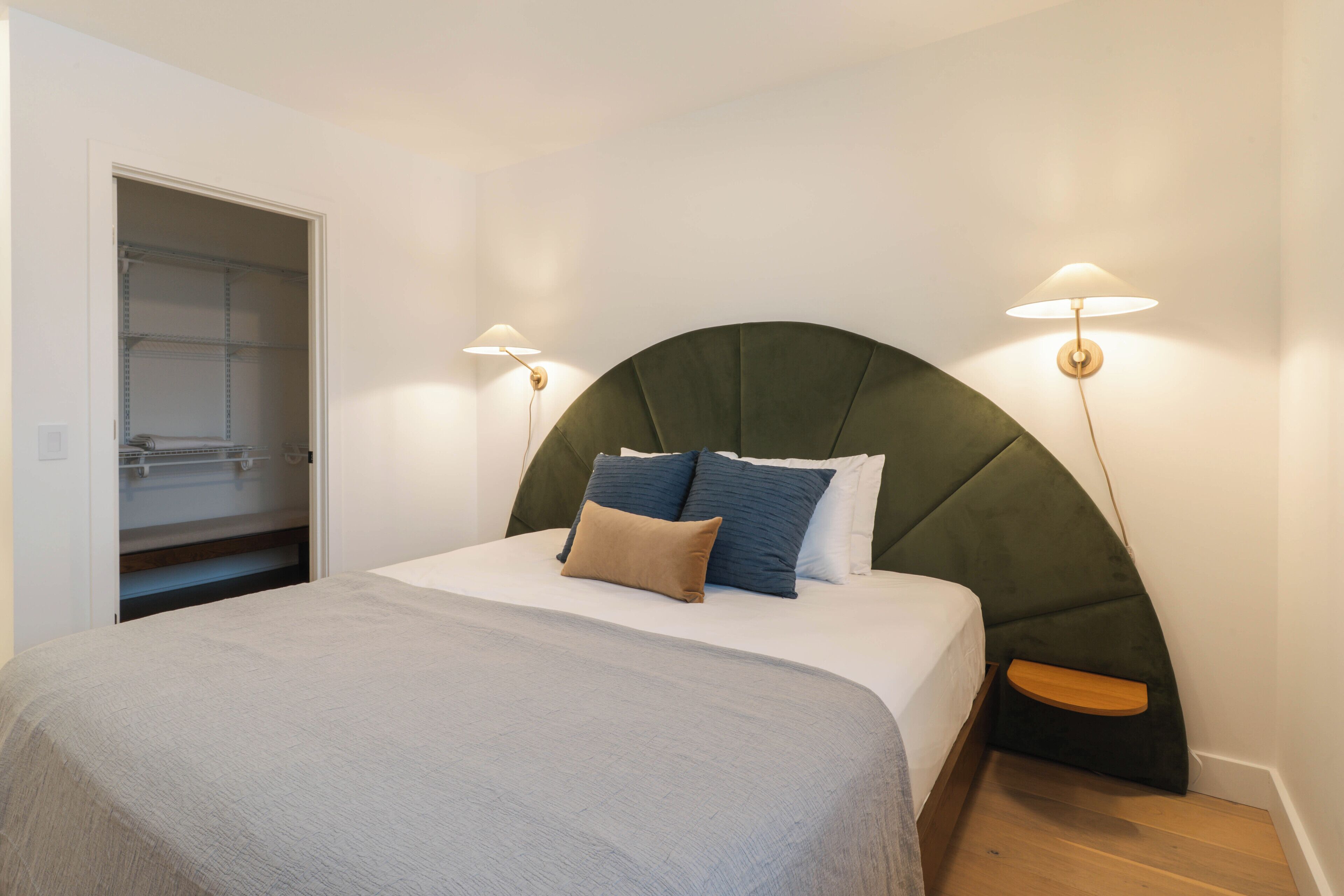 Design Condo, Mountain View | Desk, laptop workspace, free WiFi