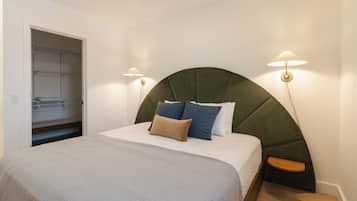 Design Condo, Mountain View | Desk, laptop workspace, free WiFi