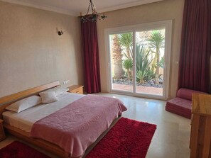 3 chambres, lit parapluie, Wi-Fi, draps fournis