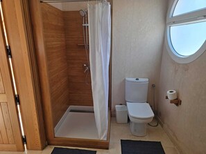 Shower, hair dryer - Spacious 3 bedroom, 2 bathroom, villa with Tropical Garden and Large Pool (Mirleft)