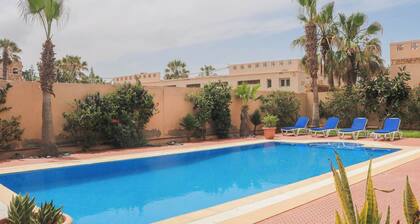 Spacious 3 bedroom, 2 bathroom, villa with Tropical Garden and Large Pool