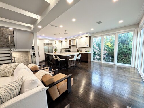 Private Townhouse NYC/Metlife FIFA World Cup w/ Roof Deck, Yard, Family Friendly