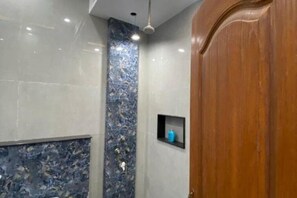 Unclassified image, 2 of 9, button