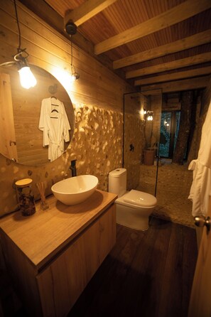 Unclassified image, 4 of 17, button - Onirico Refugio (Medellín)