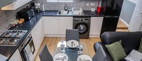 Fridge, microwave, oven, stovetop