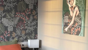 Hypo-allergenic bedding, laptop workspace, blackout curtains, free WiFi