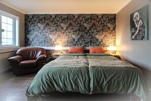 Deluxe Triple Room, City View | Hypo-allergenic bedding, desk, laptop workspace, blackout drapes