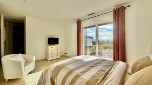 5 chambres, bureau, fer et planche Ă repasser, accĂšs Internet