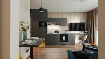 Select Comfort-bedden, een bureau, een laptopwerkplek
