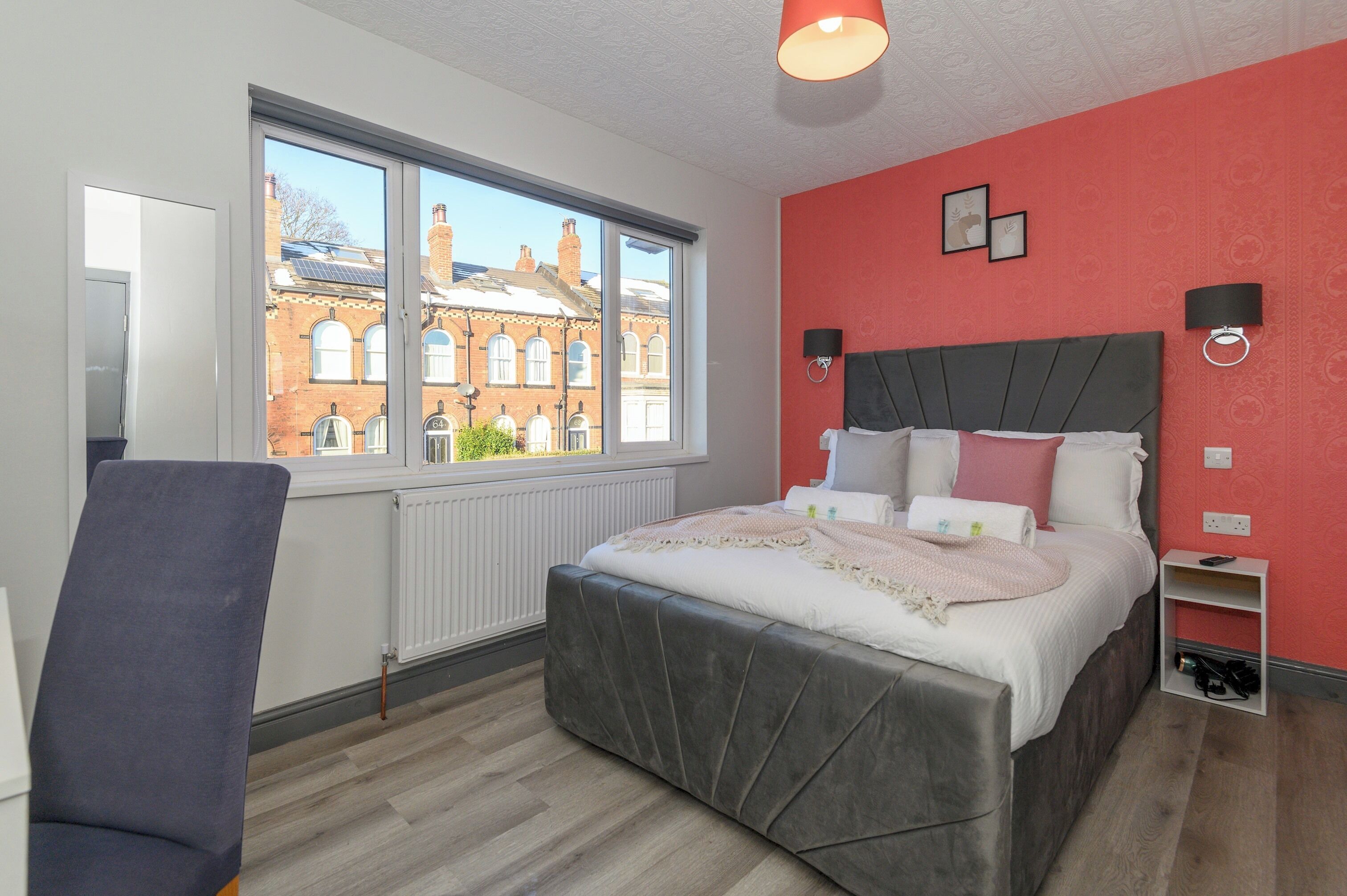 2 habitaciones, tabla de planchar con plancha y wifi gratis 