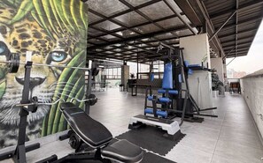 Fitness facility - Aparthotel Helena Medellín + Breakfast + Jacuzzi (Medellín)