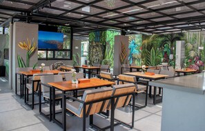 Dining - Aparthotel Helena Medellín + Breakfast + Jacuzzi (Medellín)
