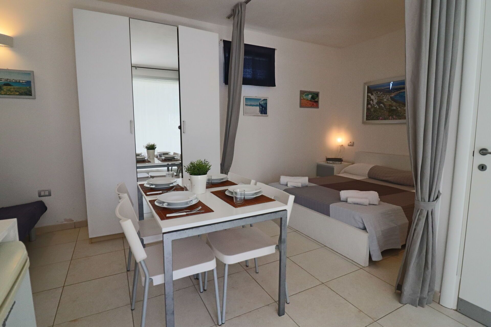 1 chambre, fer et planche à repasser, lit parapluie, Wi-Fi gratuit