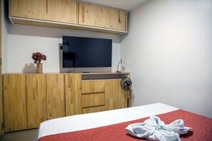 1 bedroom, iron/ironing board, WiFi, bed sheets - Helena Building 2BR ✨ Terrace 360 + Breakfast in Medellín (Medellín)