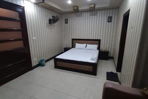 Al-Madina Hotel & Apartments