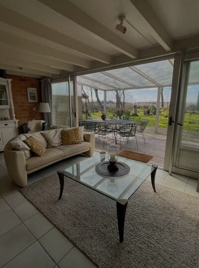 Cozy vacation home with garden and far-reaching views of traditional tulip fields