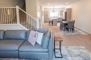 TV, fireplace - NashLo Boji Retreat (Arnolds Park)