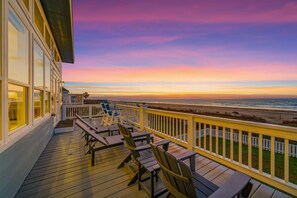 Unclassified image, 4 of 38, button