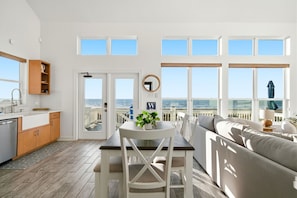 Smart TV - Blue Heron - Beach House on the Sand (Galveston)
