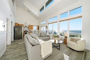 Unclassified image, 5 of 38, button