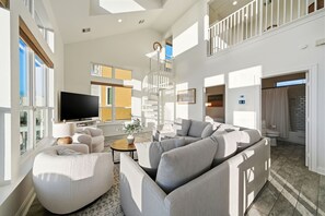 Unclassified image, 3 of 38, button