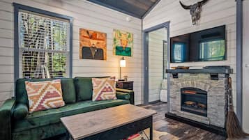 Télévision, cheminée