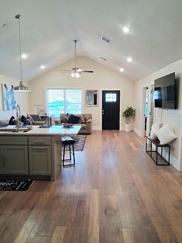 Xscapecation Oasis II