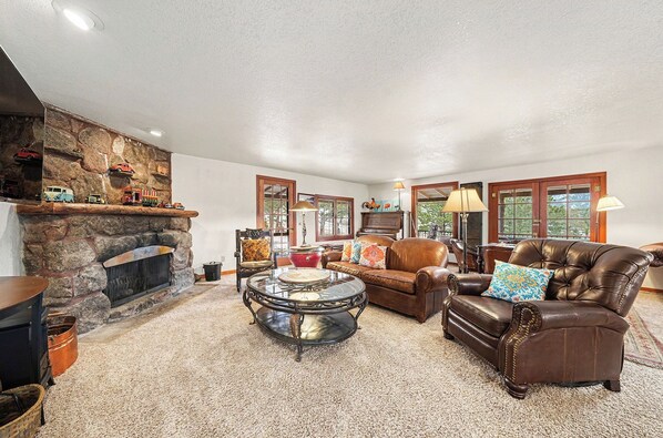 Interior - Twin Fawns - EV #3417 (Estes Park)