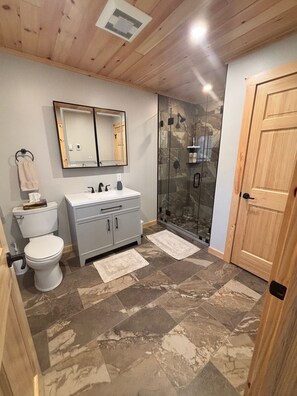 Shower, hair dryer, towels, soap - Bittersweet Retreat on Willsboro Point, home with lake access (Willsboro)